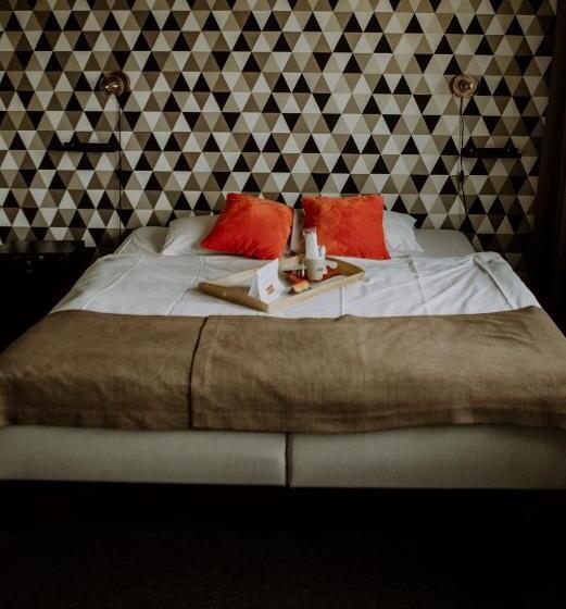 Номер Стандарт, Bakkalandet