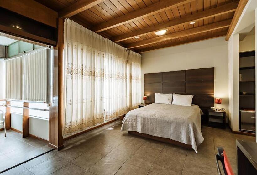 سوییت, Casa De La Luna