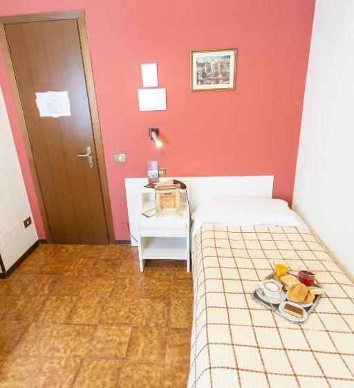 חדר סטנדרט יחיד, Ristorante San Carlo