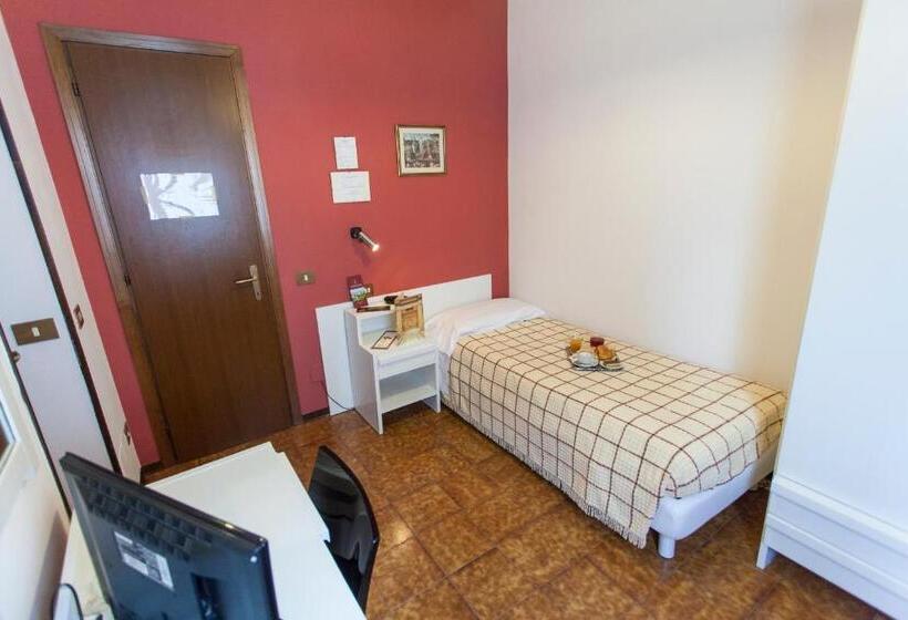 חדר סטנדרט יחיד, Ristorante San Carlo