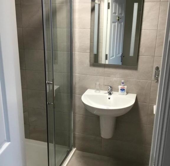 חדר דלוקס לשלושה, La Mirage B&b