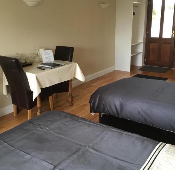 חדר דלוקס לשלושה, La Mirage B&b