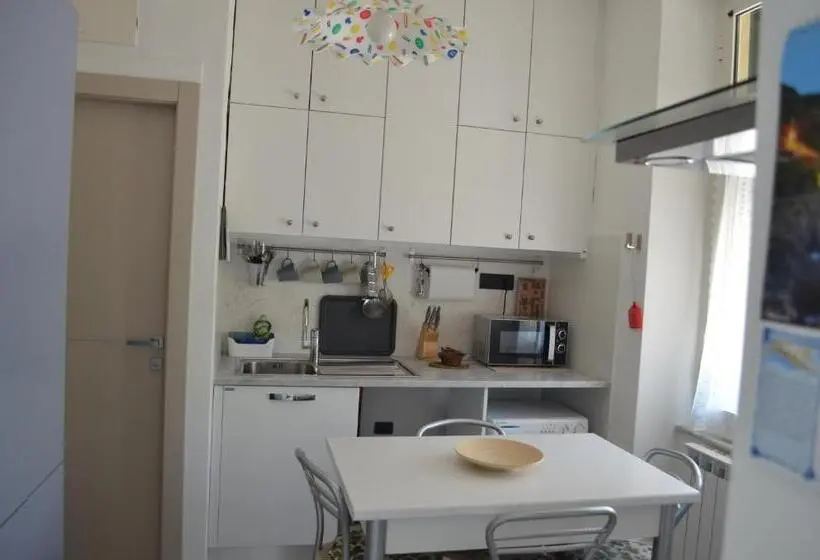Perhehuone, La Muraria