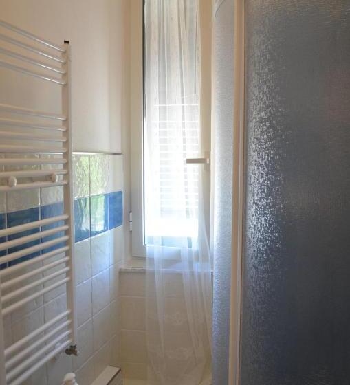 חדר משפחתי, La Muraria