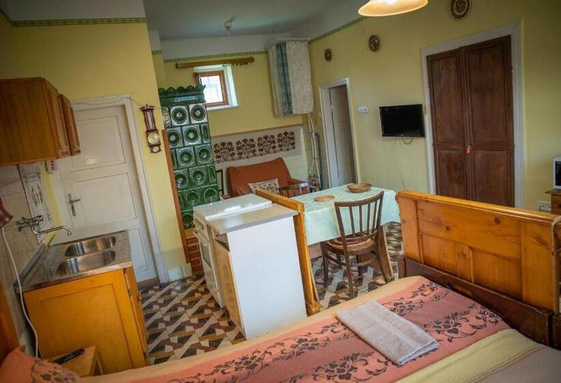 דירת חדר בקומת קרקע, Zempléni Szálláshely