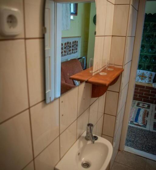 דירת חדר בקומת קרקע, Zempléni Szálláshely