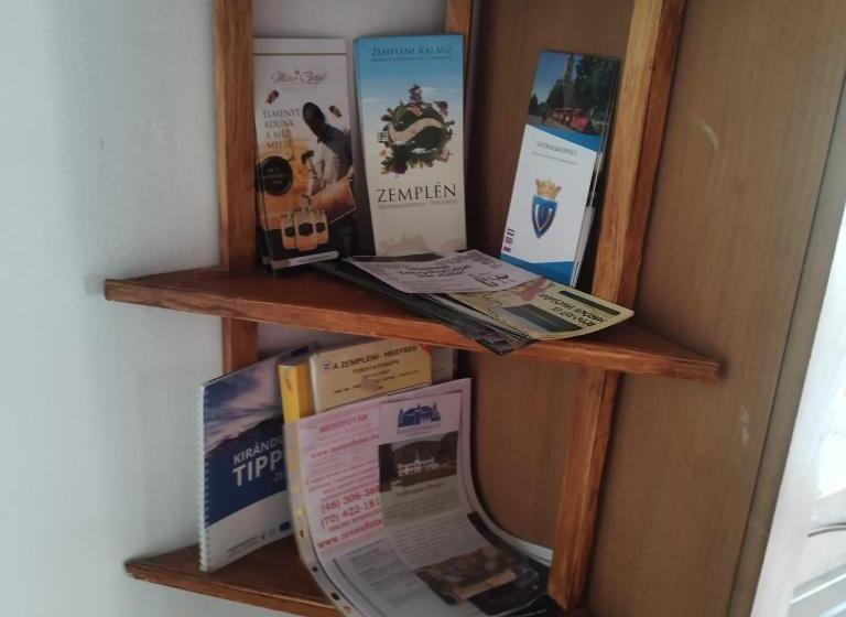 דירת חדר עם טרסה, Zempléni Szálláshely