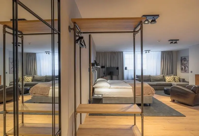 スタンダードスタジオ, Alpine Inn Davos