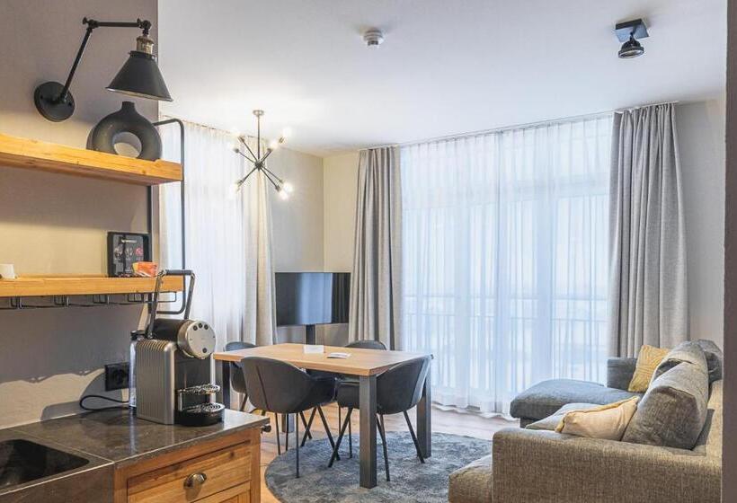 스위트, Alpine Inn Davos