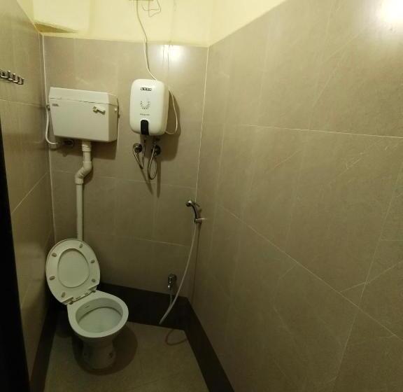 Pokój Ekonomiczny, Bakul