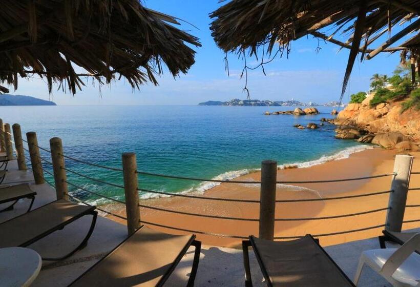 اتاق استاندارد چهار تخته با چشم‌انداز دریا, Suites Torres Gemelas Vip