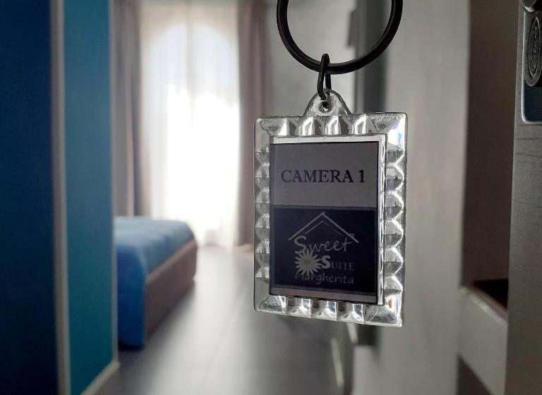 اتاق لوکس چهار تخته, Sweet Suite Margherita B&b