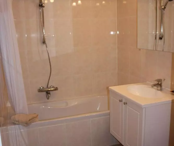 Standard Kolmen Hengen Huone, Alliance Hotel Ieper Centrum