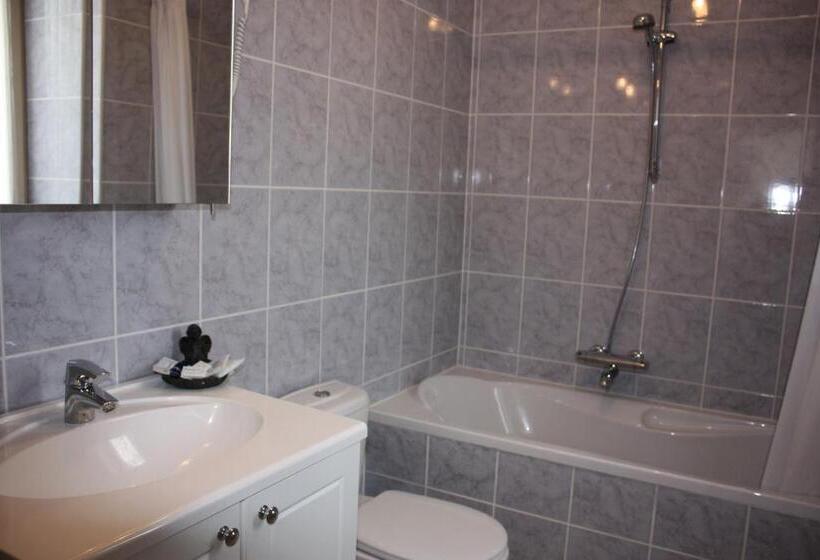 غرفة قياسية ثلاثية, Alliance Hotel Ieper Centrum