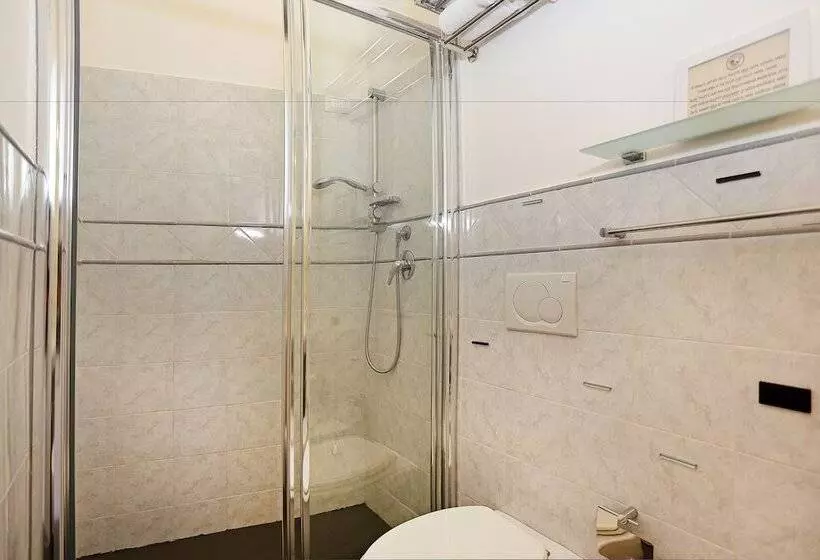 اتاق اکونومی, Daplace   Hqh Colosseo