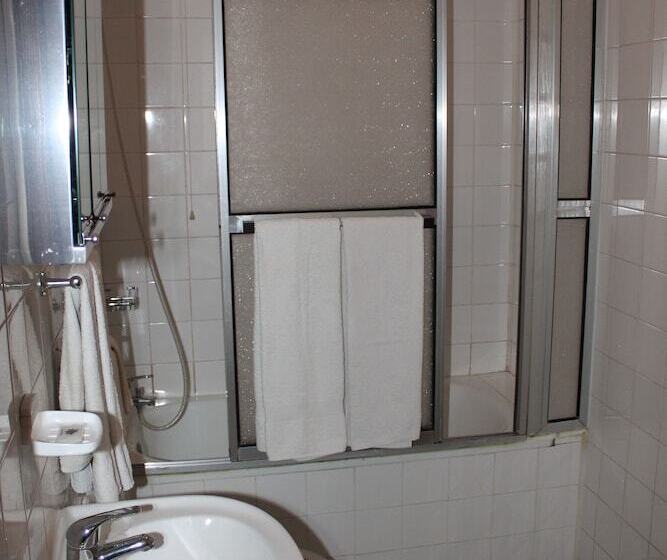 اتاق استاندارد سه نفره, Residencia Vale Formoso