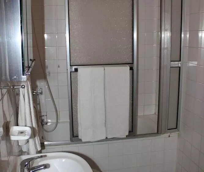 اتاق استاندارد سه نفره, Residencia Vale Formoso