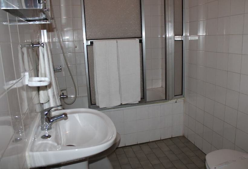 اتاق استاندارد سه نفره, Residencia Vale Formoso