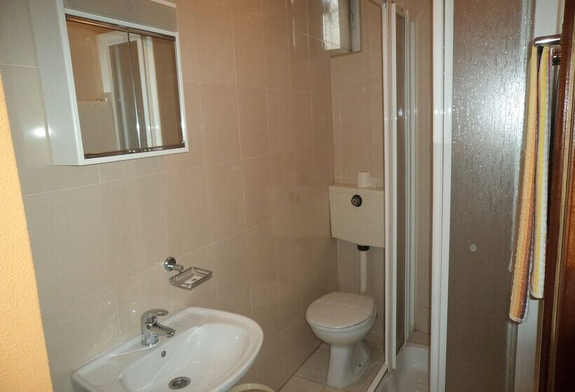 اتاق اکونومی, Residencia Vale Formoso