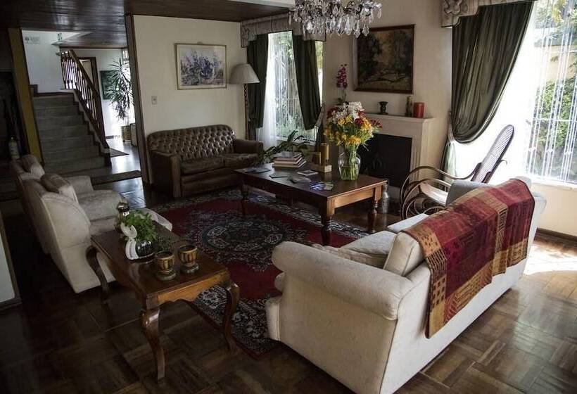 Номер Стандарт, Hostal Bogotá Real