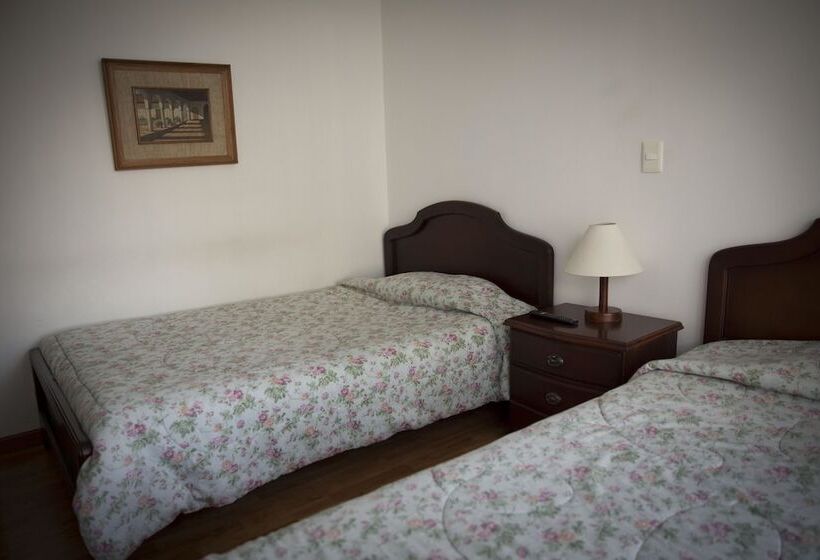 Номер Стандарт, Hostal Bogotá Real