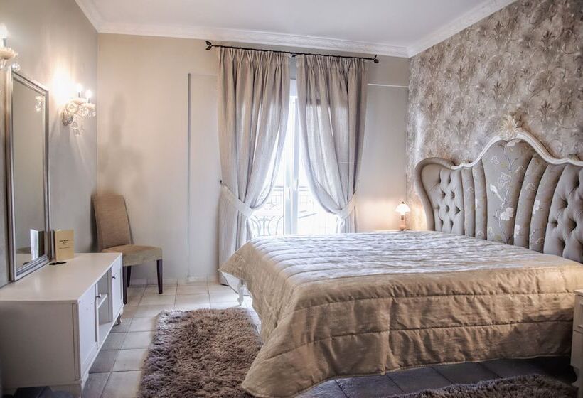 חדר סטנדרט, Achtis