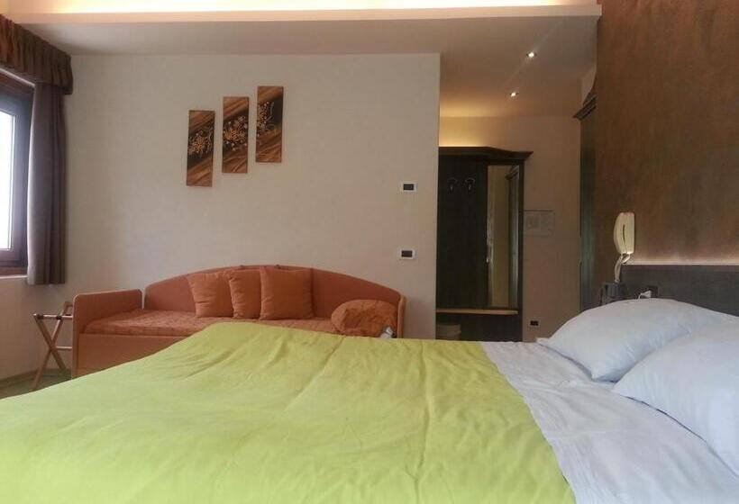 スタンダード4人部屋, Al Sole