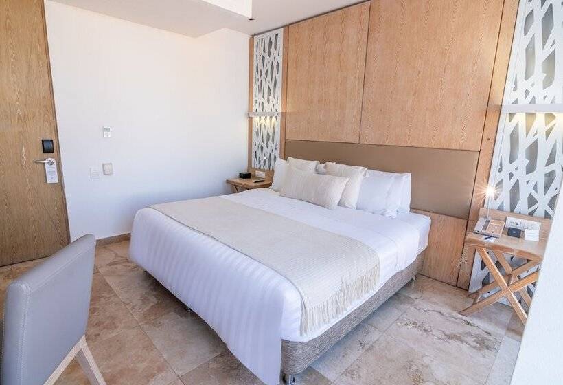 Номер Deluxe, Arsenal