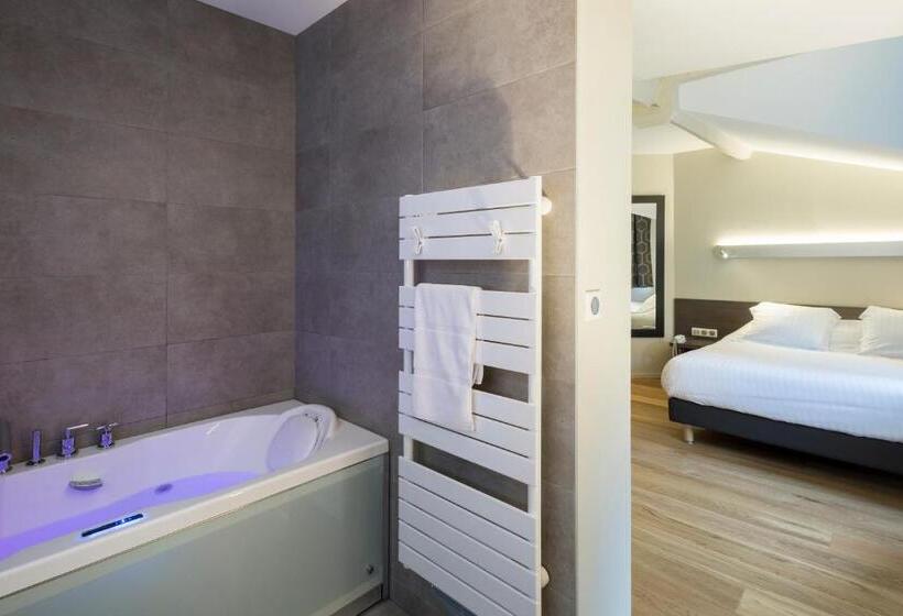 バスタブ付きスタンダードルーム, Auberge De Clochemerle, Spa Privatif & Restaurant Gastronomique