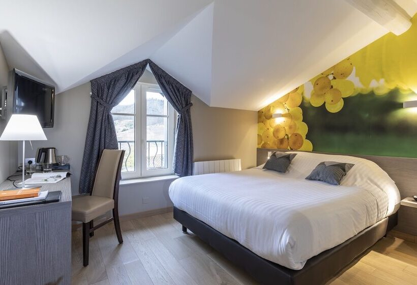 コンフォートルーム, Auberge De Clochemerle, Spa Privatif & Restaurant Gastronomique