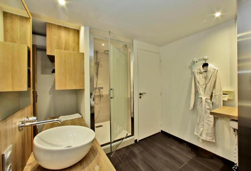 اتاق سوپریور, De Compostelle