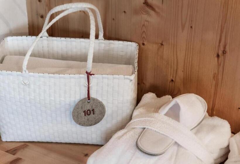 带阳台的高级房间, Der Verdinser Hof