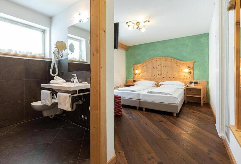 Полулюкс, Foresta