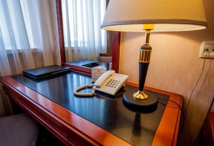 اتاق استاندارد, Goldman Empire