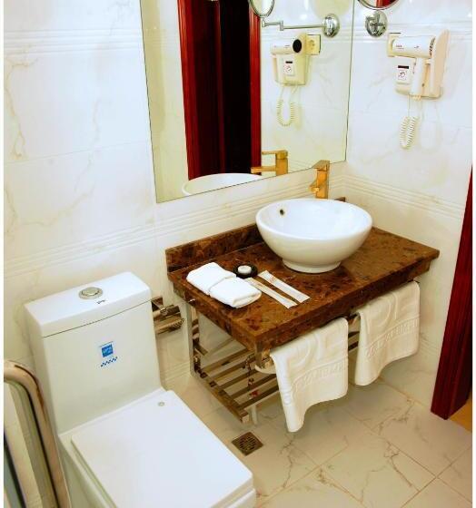 اتاق پرستیژ, Goldman Empire