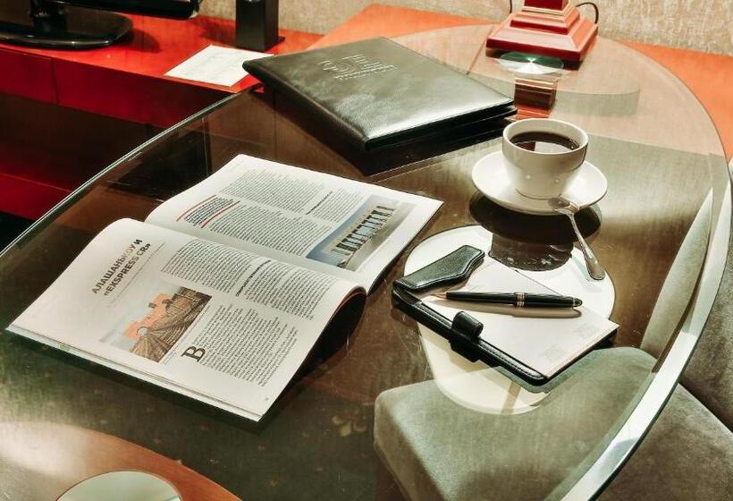 اتاق پرستیژ, Goldman Empire