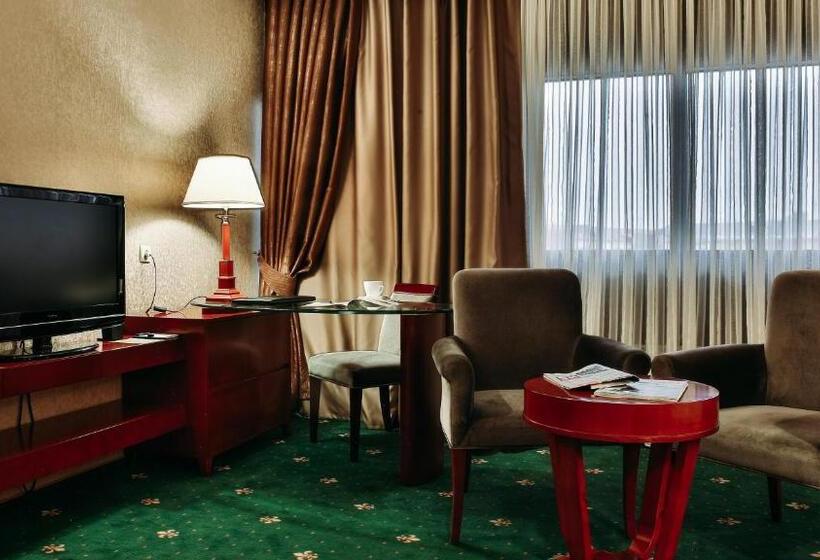 اتاق پرستیژ, Goldman Empire