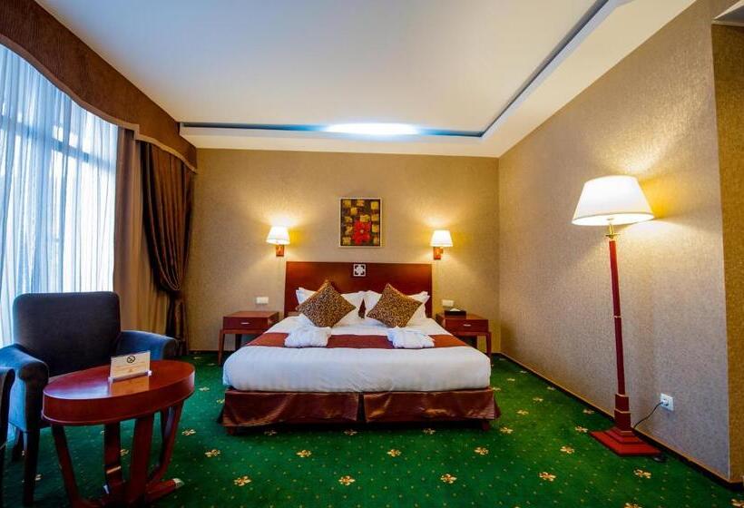 اتاق پرستیژ, Goldman Empire