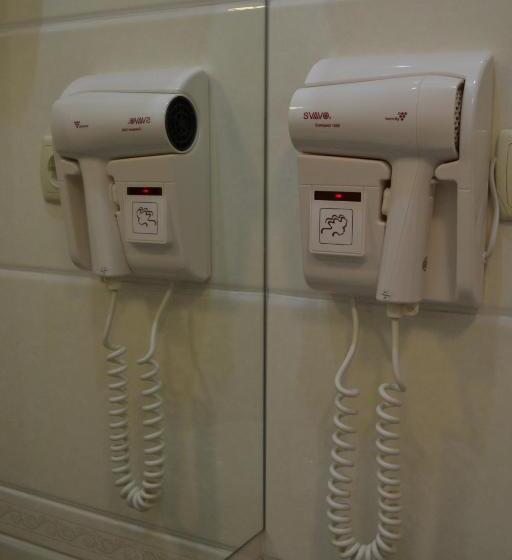 اتاق استاندارد, Goldman Empire