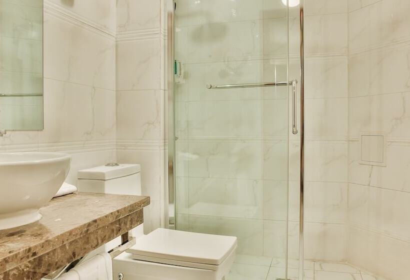 اتاق راحتی, Goldman Empire