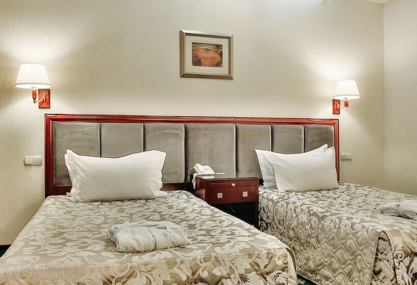 سوییت, Goldman Empire