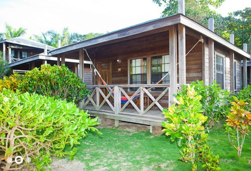 بانگلوی سوپریور, Las Rocas Resort And Dive Center