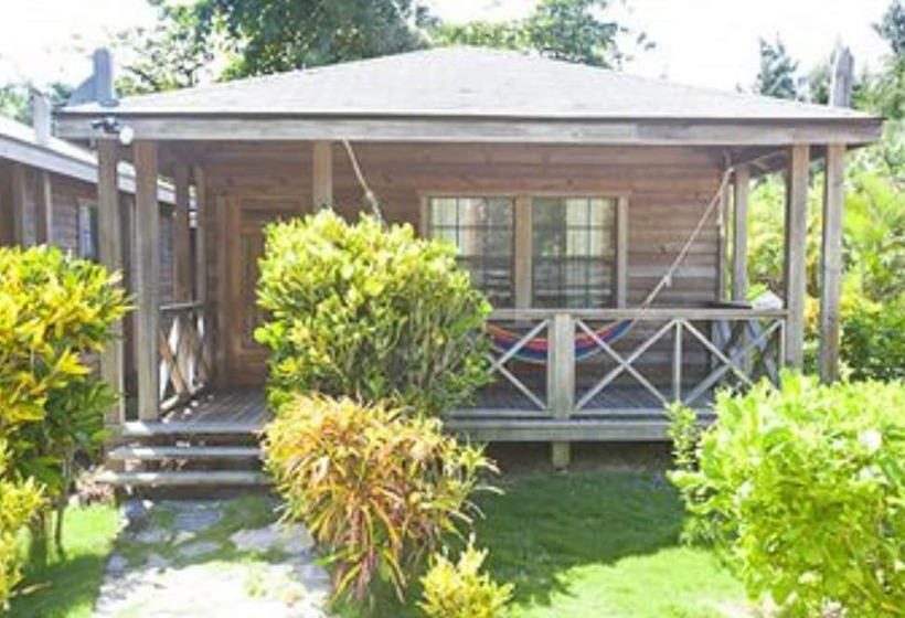 بانگلوی سوپریور, Las Rocas Resort And Dive Center