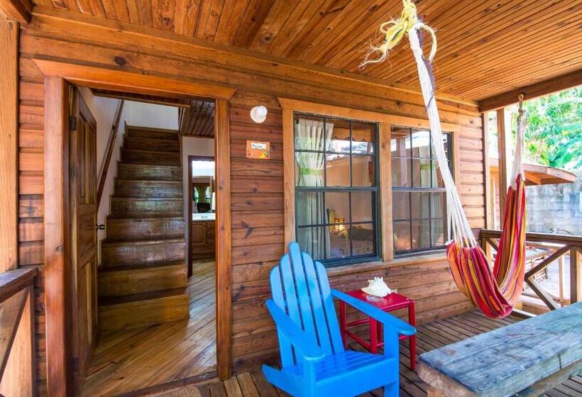 بنگله خانوادگی, Las Rocas Resort And Dive Center