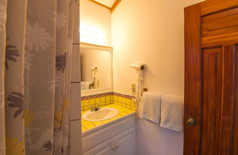 بانگلوی استاندارد, Las Rocas Resort And Dive Center