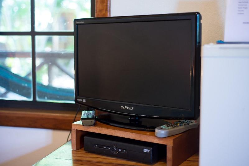 بانگلوی سوپریور, Las Rocas Resort And Dive Center