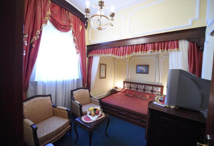 اتاق سوپریور با چشم‌انداز, Leopold I