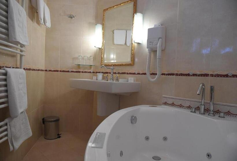 سوئیت رویال, Leopold I