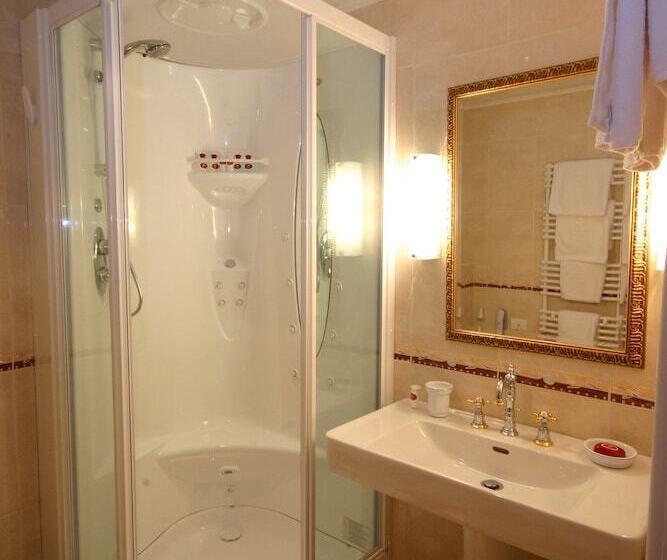 Junior suite with river view, Leopold I