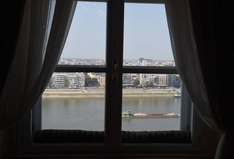 Junior suite with river view, Leopold I